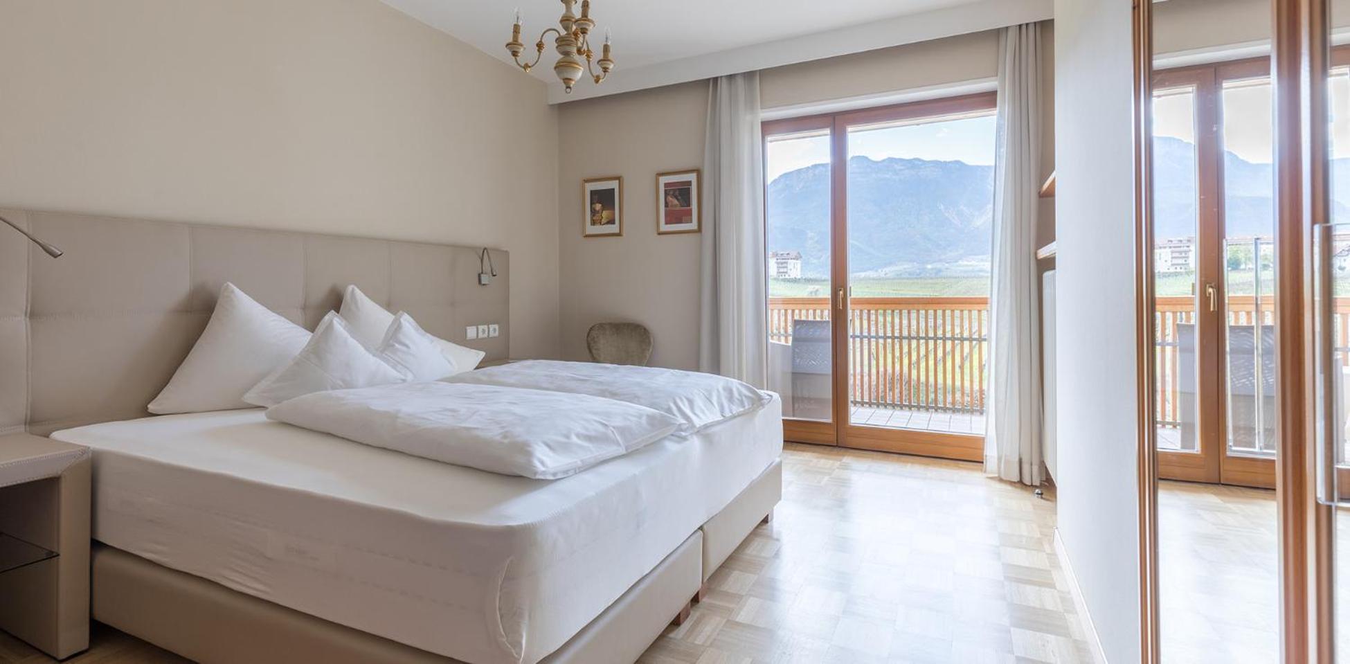 Hotel Girlanerhof Appiano Sulla Strada Del Vino Esterno foto