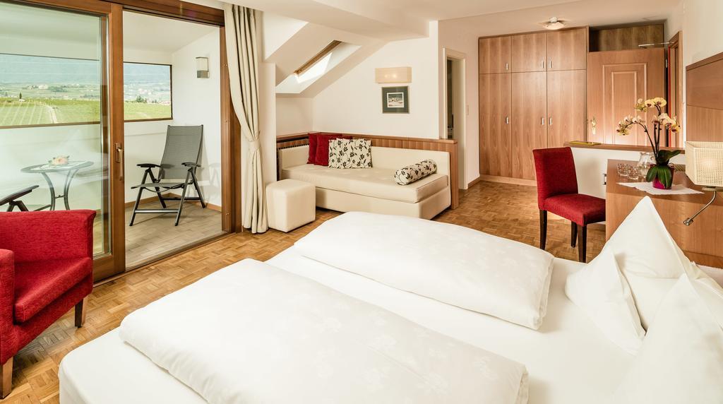 Hotel Girlanerhof Appiano Sulla Strada Del Vino Camera foto